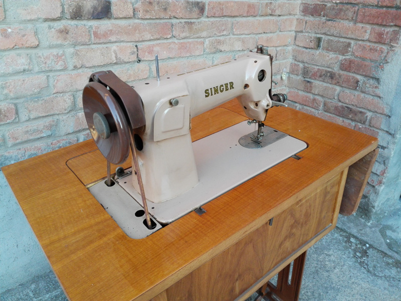 maquina coser mesa singer _funda_cupula madera metal tela 74-102x65-83x43 1u